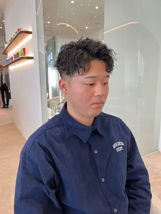 ショート soen所属・⚡メンズパーマフ ェードカットTomyのヘアスタイル