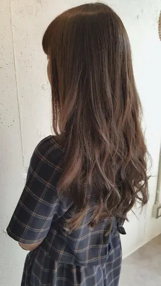 ロング あらき ちさとのヘアスタイル