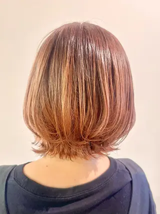 ミディアム カラー 古川 琴美のヘアスタイル