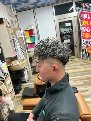パーマ メンズ 理容室ラビッツ所属・宮本 さゆりのヘアスタイル