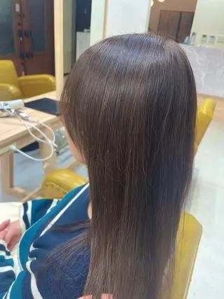 セミロング カラー 大内 カオリのヘアスタイル
