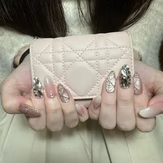 ネイル repos~ルポ~所属・里見 麗のネイルデザイン