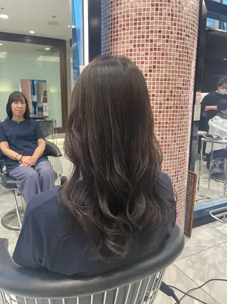 ロング パーマ コテ巻きパーマ 藤野佑成のヘアスタイル