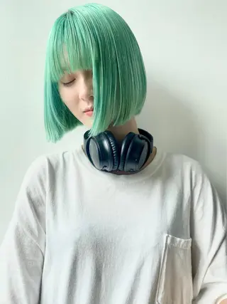 カラー 透明感ブリーチ ハイトーンウエダのヘアスタイル