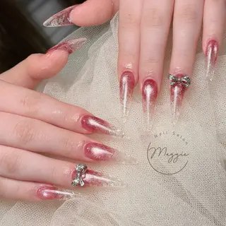 ネイル Maggie Nail🦩のネイルデザイン