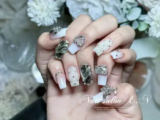 ネイル E.N🦋 長さ出し/持ち込みのネイルデザイン