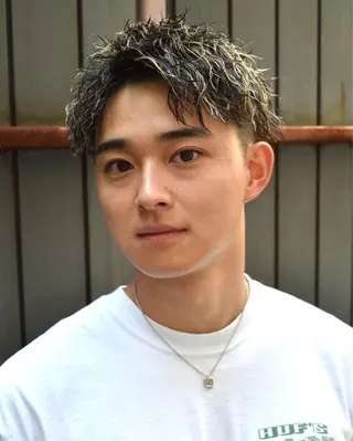 パーマ QUONHEAL(クオンヒール)所属・重名 陸のヘアスタイル