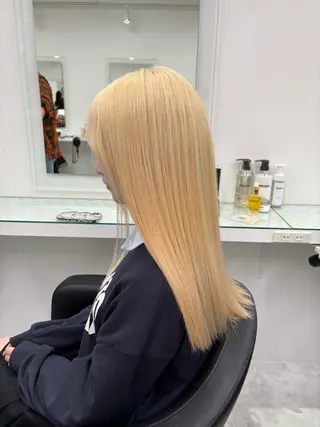 ロング カラー ヘアアレンジ 透け上品ハイトーン 職人ゆうと🤍のヘアスタイル