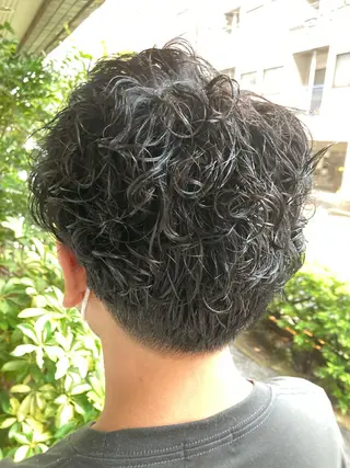 ショート パーマ メンズ 勝俣 政季のヘアスタイル