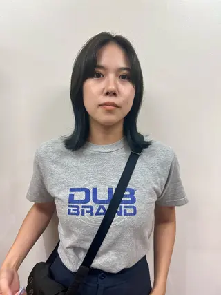 ミディアム カラー スギ リンカのヘアスタイル