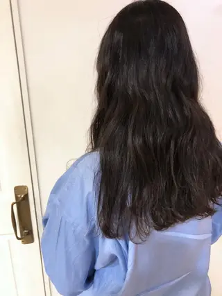 ロング カラー MIOベージュカラー 柔らかいカラーのヘアスタイル