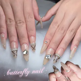 ネイル 蝶々ネイル サロンのネイルデザイン