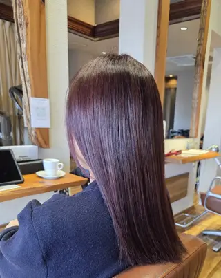 カラー komo. TAKAHIRO のヘアスタイル