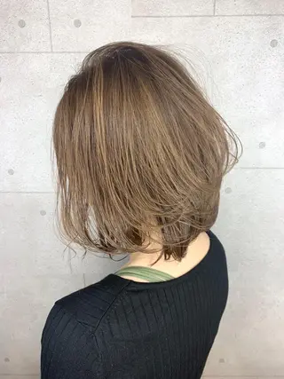 ミディアム カラー 韓国レイヤーカット/ ダブルカラーのヘアスタイル