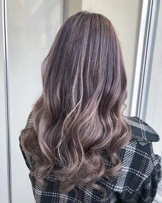 セミロング カラー ハイトーン/韓国風 🤍Nacchi🐈のマツエク・マツパデザイン