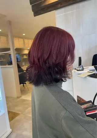 ミディアム Plus lib 伊東 美咲のヘアスタイル