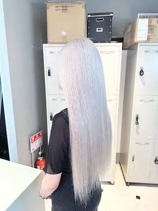 ロング カラー 🪄池袋ハイトーン 🪄ブリーチカラーのヘアスタイル