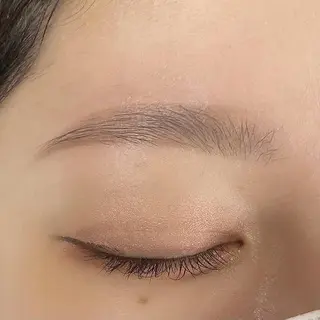unefleur SARAの眉毛・アイブロウイメージ