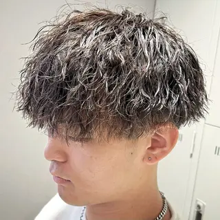 ショート パーマ ヘアアレンジ メンズ 艶カラー の達人のヘアスタイル
