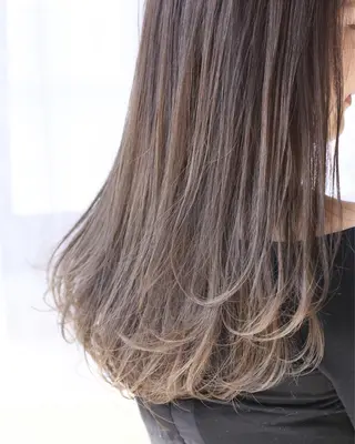 セミロング カラー 岡本 一平のヘアスタイル