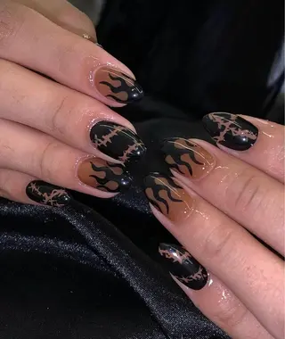 ミディアム nina beautyのネイルデザイン