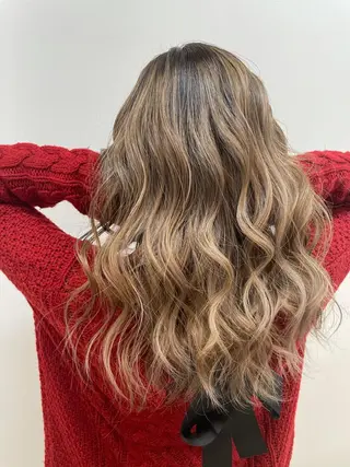 ロング eL HAIR SALON なんば店所属・ブリーチカラー特化 /焼田貴明のヘアスタイル