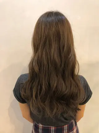 ロング 佐々木 芽衣のヘアスタイル