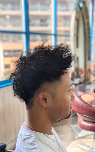 メンズ パーマ メンズパーマ/顔周り レイヤー店長えのもとのヘアスタイル