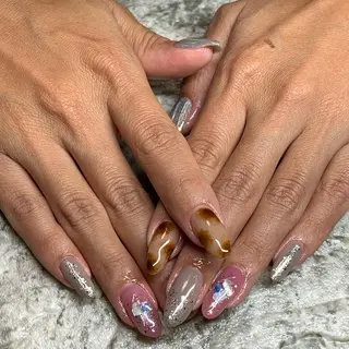 ネイル RuxuryNail ／RiAnnaのネイルデザイン