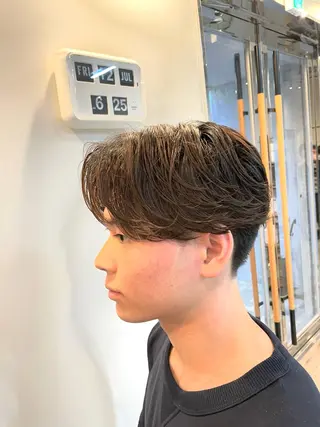 パーマ メンズ 小林 崇雅　ダウンパーマのヘアスタイル