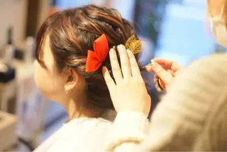 ミディアム ヘアアレンジ HARUKI💐笹塚 インナーカラーのヘアスタイル