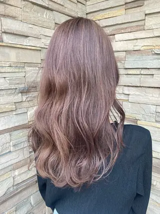 ロング カラー 足立 小百合のヘアスタイル