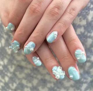 ミディアム T&B ネイル渋谷店のネイルデザイン