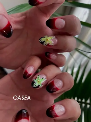 ネイル 🌞💜 KAORI 🌴のネイルデザイン