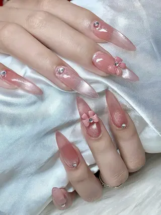 ネイル ROSY NAIL所属・グェン ティモンカムのネイルデザイン