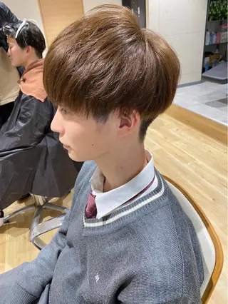 ショート カラー パーマ メンズ 森下 佑大のヘアスタイル