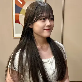 ロング カラー MUKU 市川 莉花のヘアスタイル