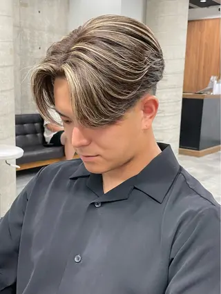 ミディアム カラー メンズ era2d所属・マコト/心斎橋 メンズ専門店のヘアスタイル