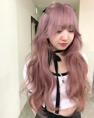 ロング カラー mizuki/ピンク ベージュ.レイヤーのヘアスタイル
