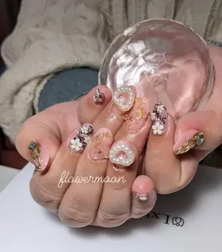 ネイル フラワー ムーンのネイルデザイン