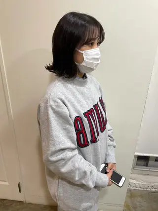 ミディアム カラー MIOベージュカラー 柔らかいカラーのヘアスタイル