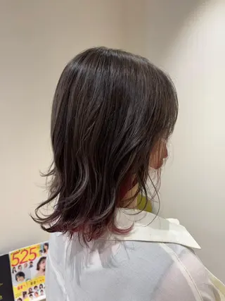 ミディアム 伊東 彩花のヘアスタイル