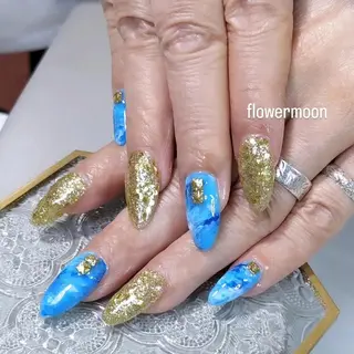 ネイル フラワー ムーンのネイルデザイン