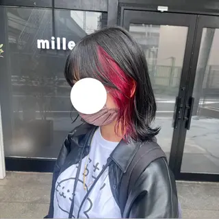 ミディアム カラー 伊藤 玲衣のヘアスタイル