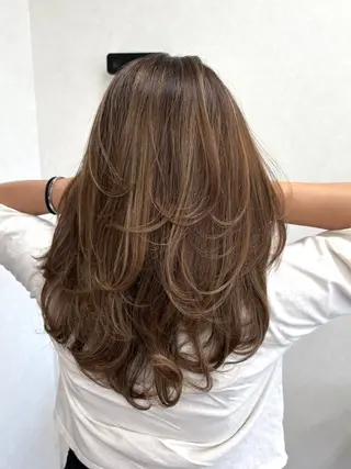 ロング Ring  by Moremuu所属・issy/ハイライト ハイトーン／レイヤーのヘアスタイル