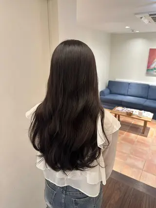 ロング カラー 安丸 結夏のヘアスタイル