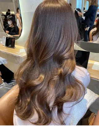 ロング ❤️ブリーチなし💚 ダブルカラー平野実花のヘアスタイル