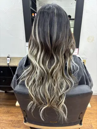 ロング 香野 優子のヘアスタイル