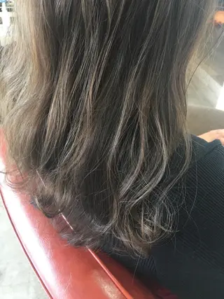 セミロング カラー fio マナミのヘアスタイル