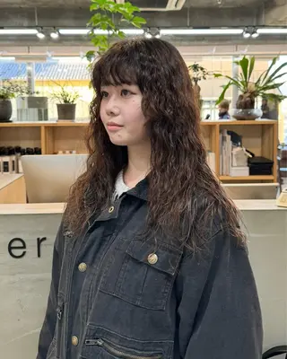 ロング 茜璃/ブリーチカラー /レイヤーカットのヘアスタイル